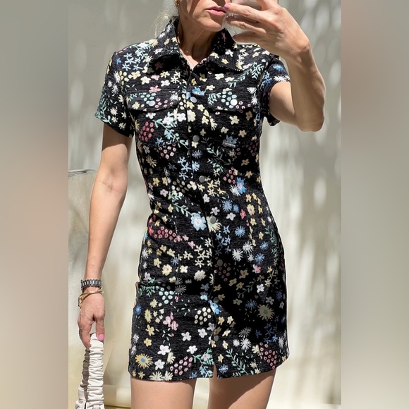 STORIA Honeydew Dress – Black Floral Mini Snap Shirt Dress. Runs small! - Picture 12 of 16